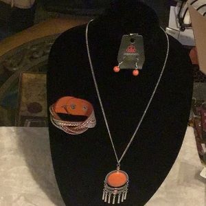 Long necklace and bracelet